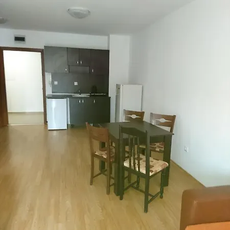 アパートホテル Royal Palm