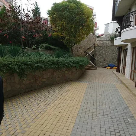 アパートホテル Royal Palm 2*