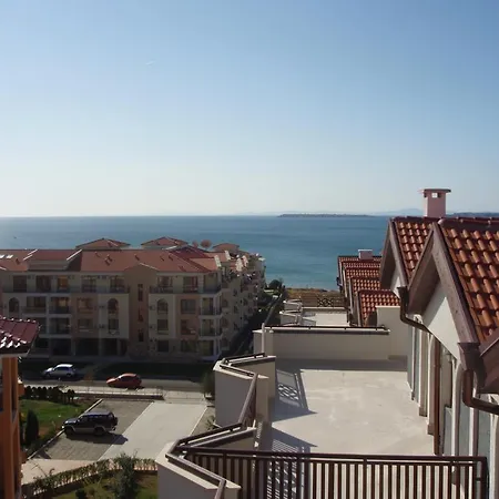 Royal Palm アパートホテル