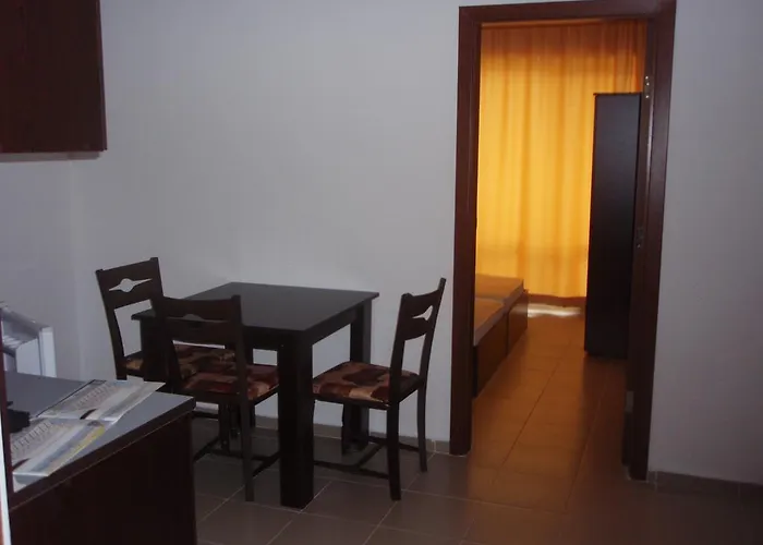 Royal Palm Aparthotel 2*